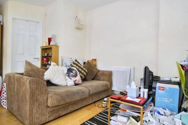 1 bed studio, Seymour Avenue, Lipson, Plymouth, PL48RB - Image 2